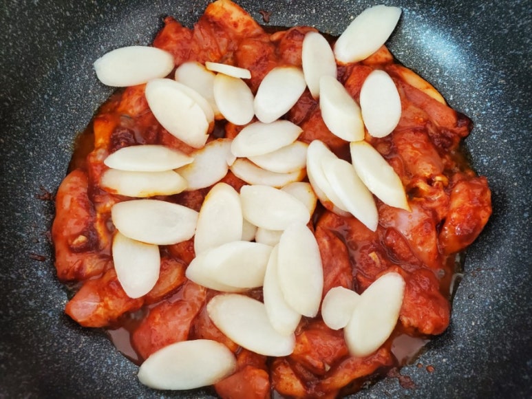 Adding rice cakes